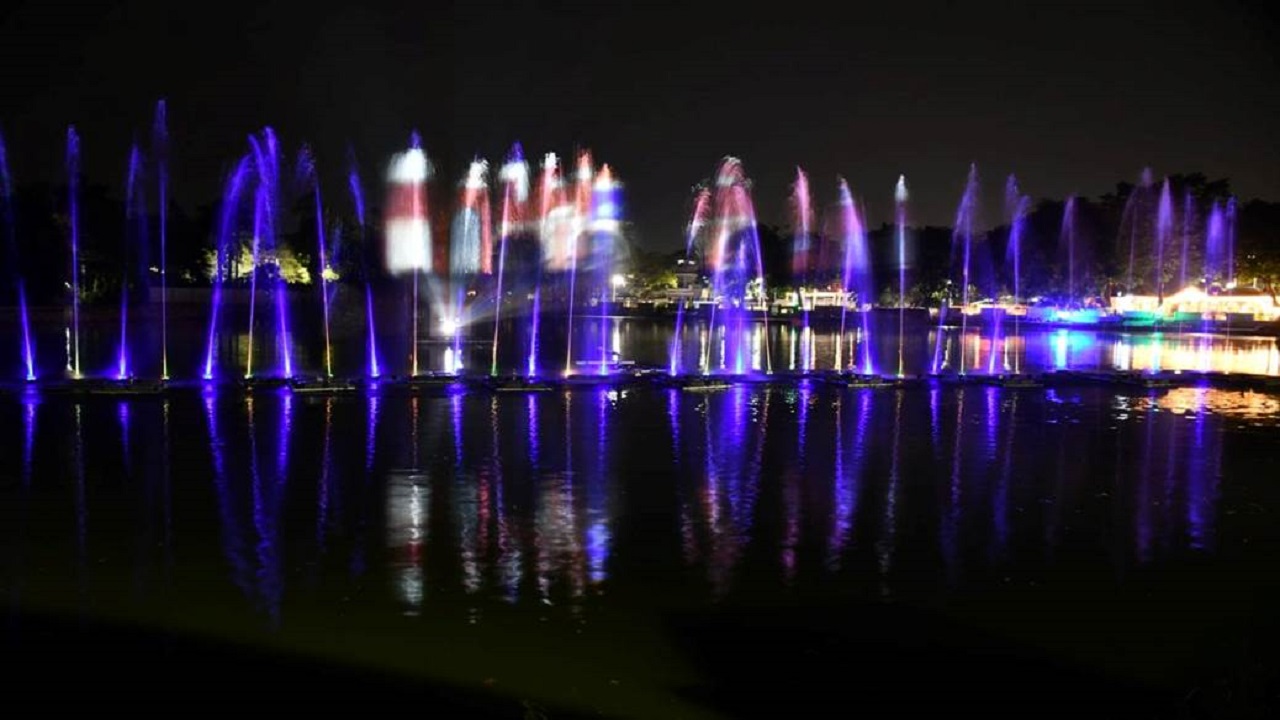 Multimedia Laser fountain at Akshar Vihar